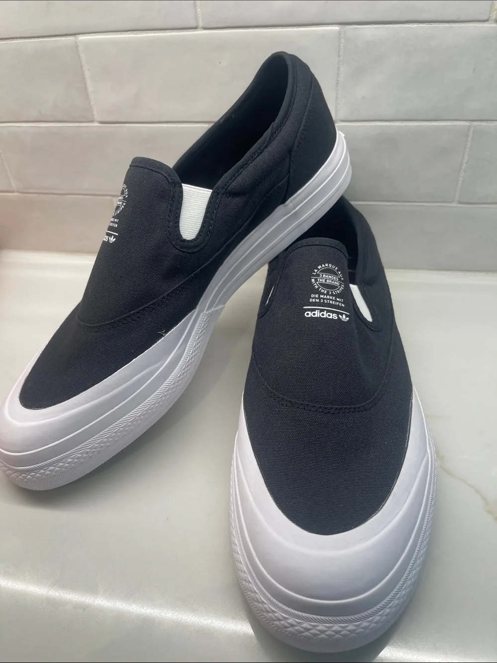 Men’s NEW Adidas Black & White Slip-On Canvas Loafers Size 14